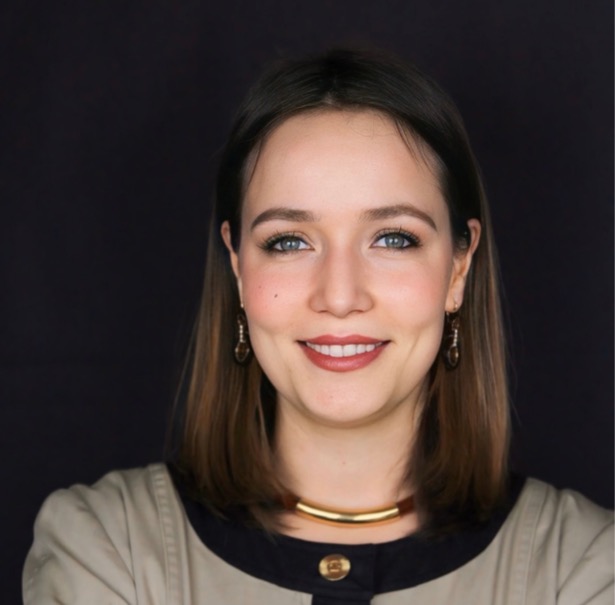 Margaux Serrano, Commissaire-priseur
